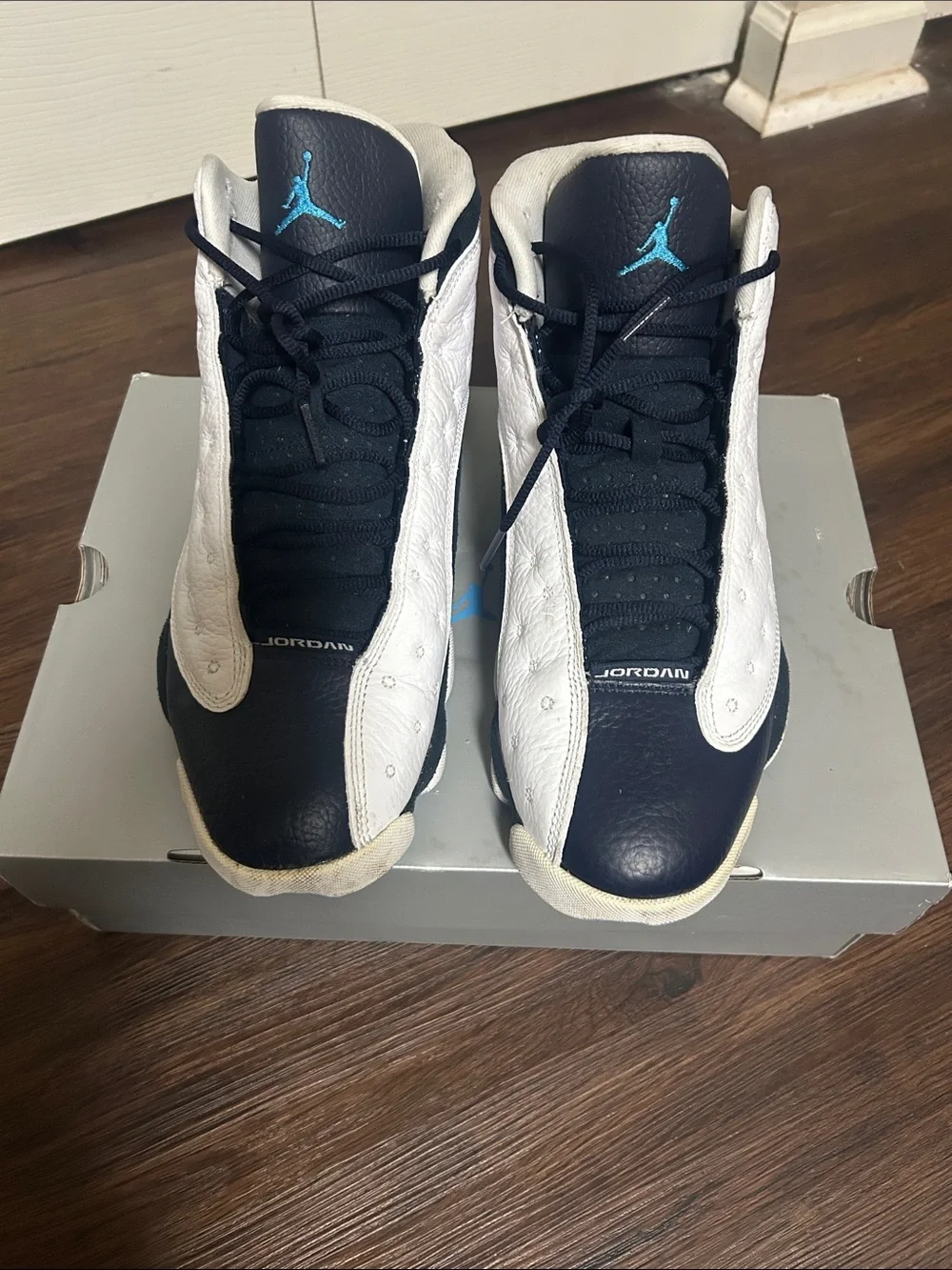 Air Jordan 13 Retro men's size 10.5 Shoes - White/DK powder blue obsidian-multi